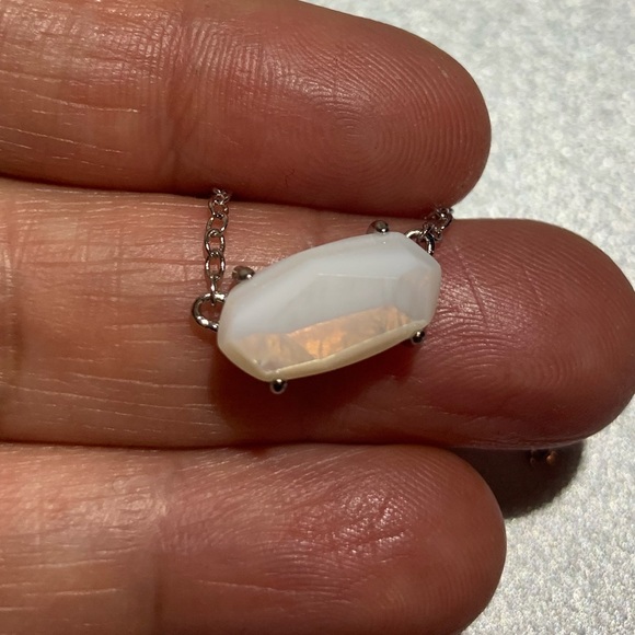 KENDRA SCOTT Ever mother of Pearl stone rhodium Pendant Necklace - Picture 5 of 12